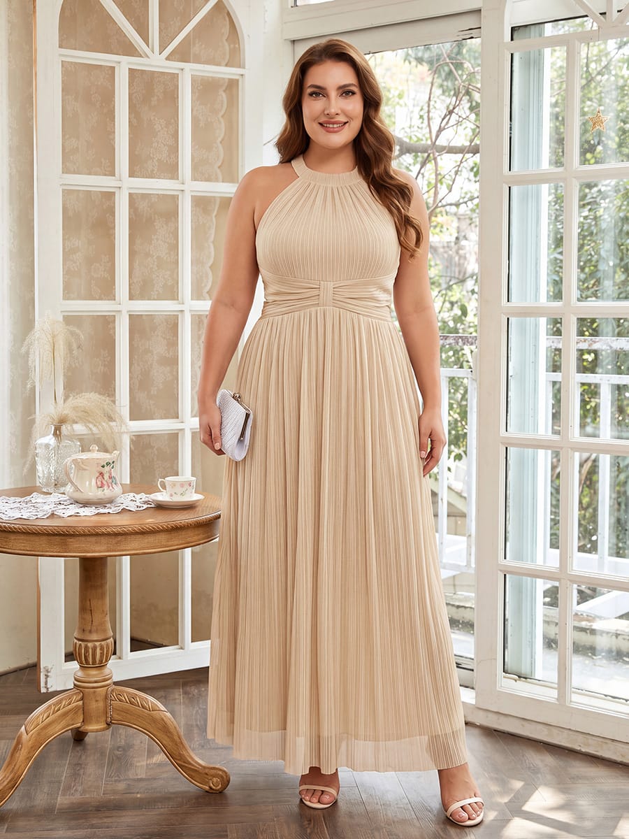 pretty EVERLAINE|Plus Size Sparkle Halter Neck Formal Evening Dress with A-line Silhouette