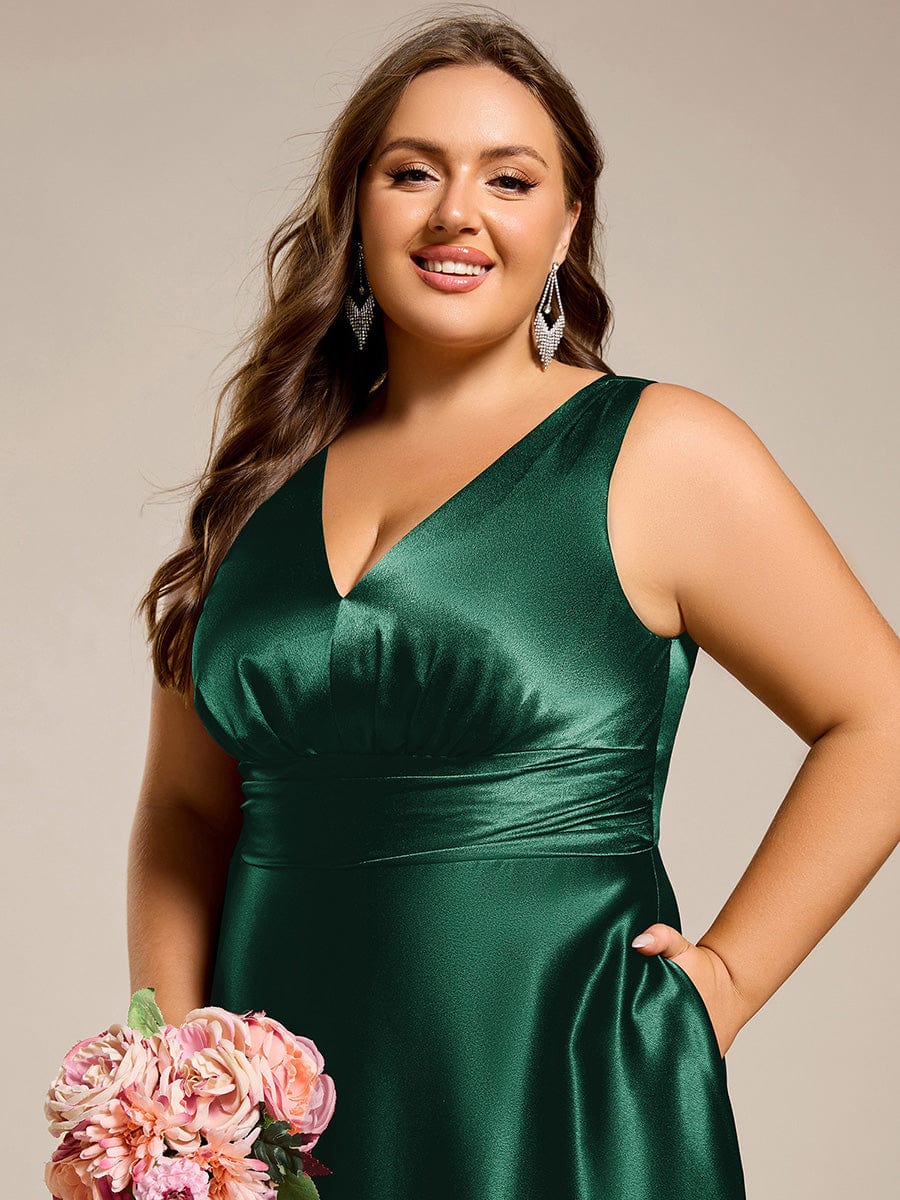 pretty INDY|Plus Size Sleeveless Empire Waist Satin Maxi Bridesmaid Dress With Pockets
